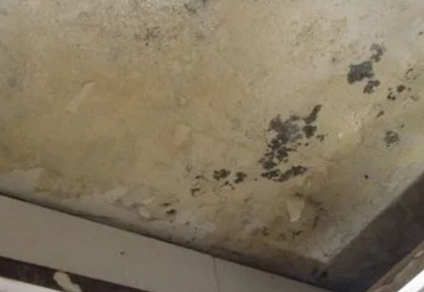 萨迦阳台漏水维修公司分享下萨迦卫生间渗水维修需要注意哪些问题。
